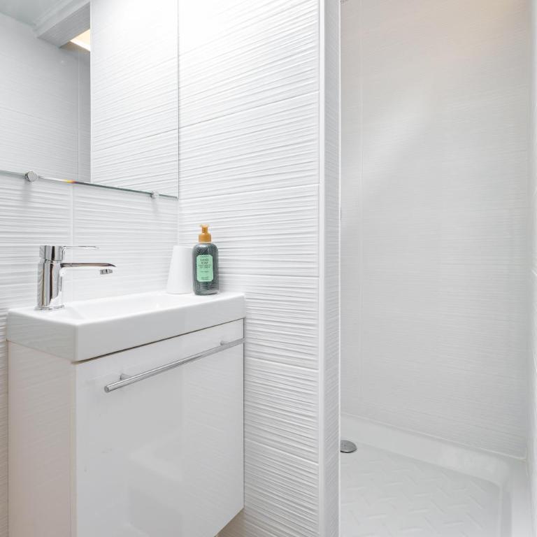 Nice Renting - GUILLAUMONT - Cozy Studio Beach Picasso Museum Local Market - One-Bedroom Apartment - 12