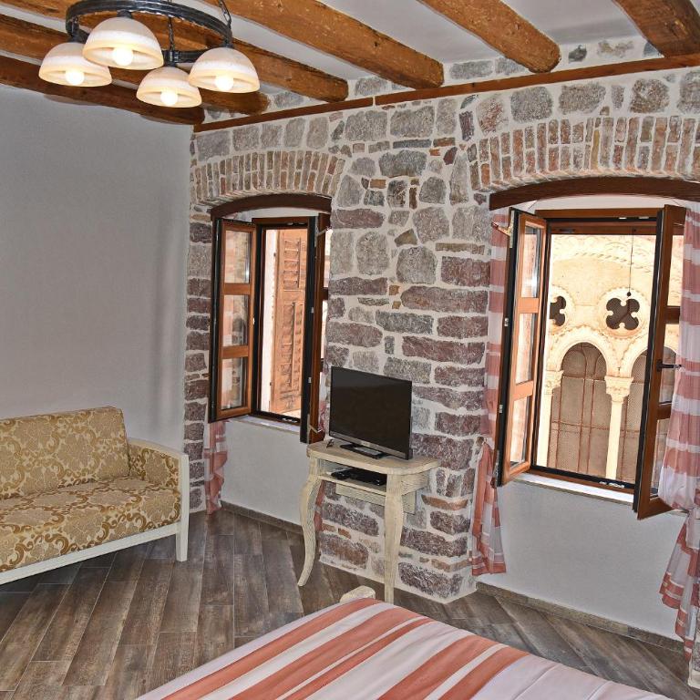 Apartments Kotor Old Town - Deluxe Apartment - 16