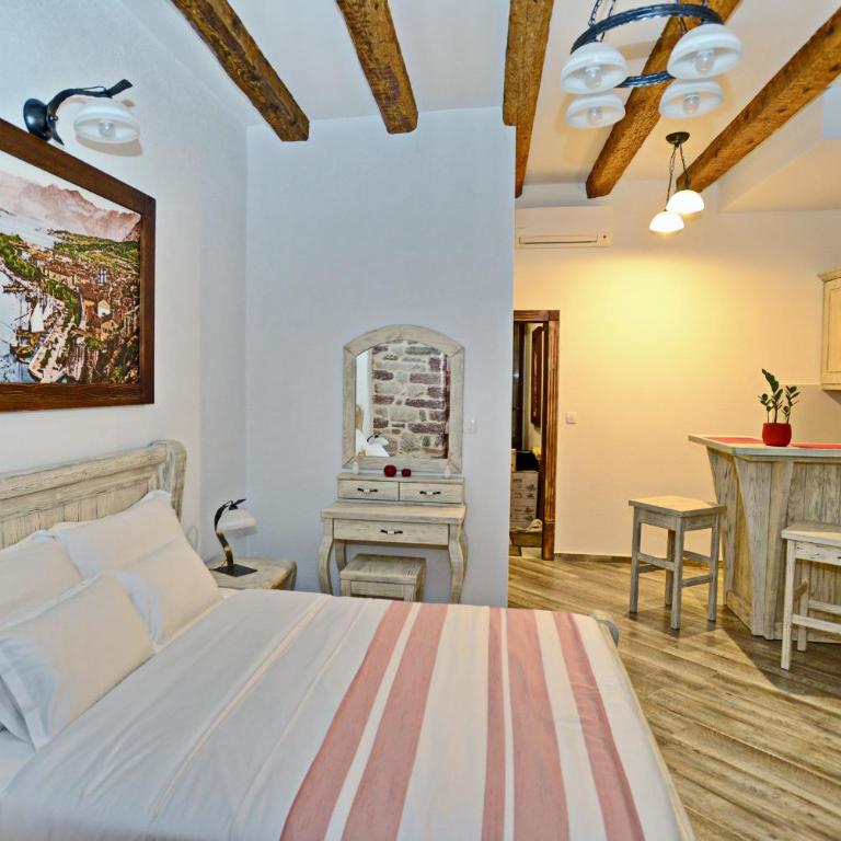Apartments Kotor Old Town - Deluxe Apartment - 4