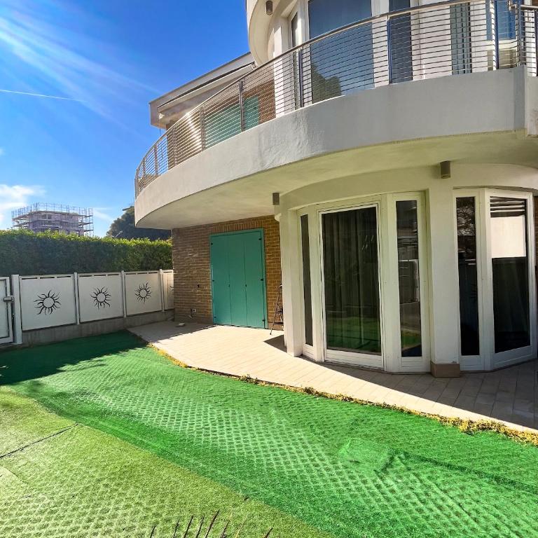 VILLA RENZO- PARCHEGGIO E GIARDINO PRIVATI a pochi passi dal mare - Appartamento con 2 Camere da Letto - 3