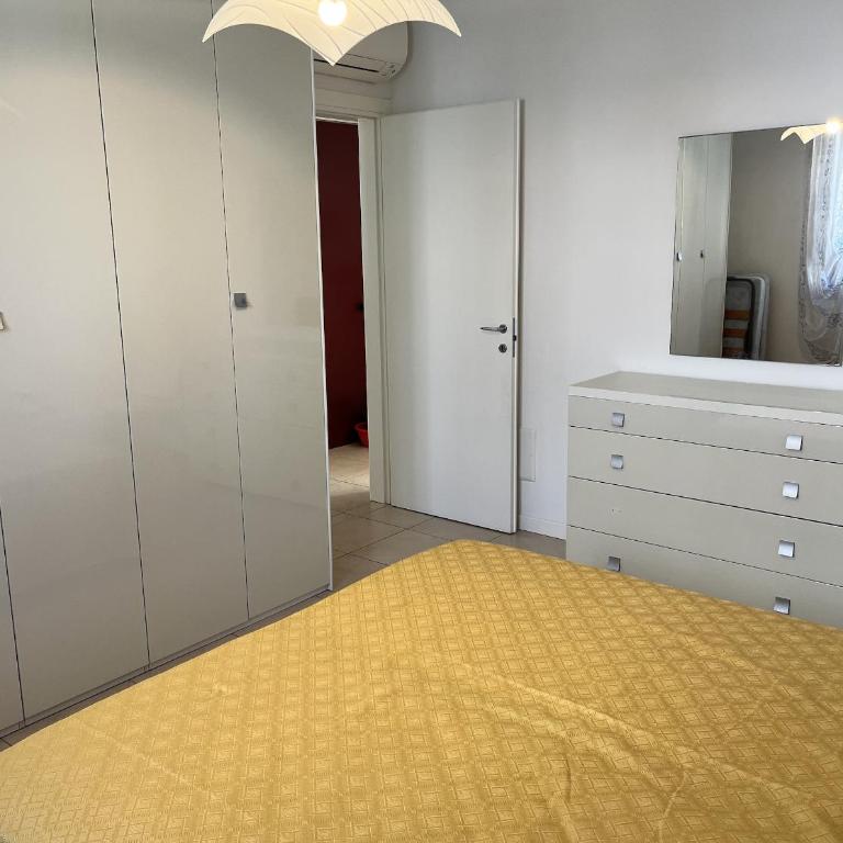 VILLA RENZO- PARCHEGGIO E GIARDINO PRIVATI a pochi passi dal mare - Appartamento con 2 Camere da Letto - 11