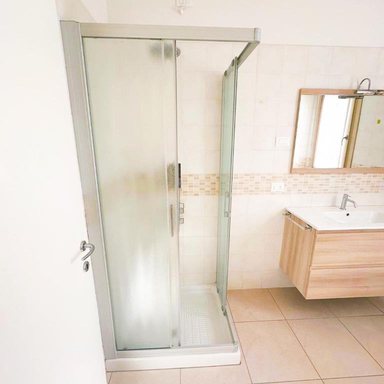 VILLA RENZO- PARCHEGGIO E GIARDINO PRIVATI a pochi passi dal mare - Appartamento con 2 Camere da Letto - 27