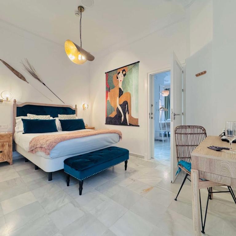 Hotel Boutique Las Cortes De Cádiz - Habitación Familiar con balcón - 1