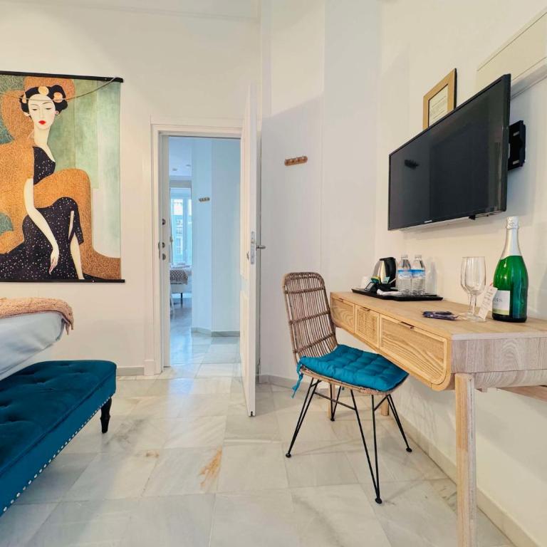Hotel Boutique Las Cortes De Cádiz - Habitación Familiar con balcón - 2