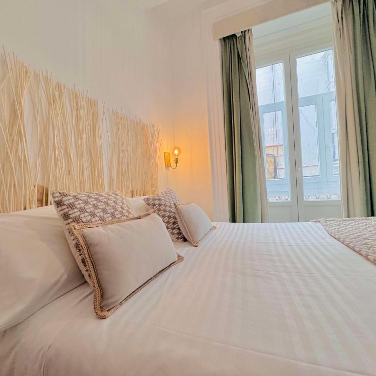 Hotel Boutique Las Cortes De Cádiz - Habitación Familiar con balcón - 4