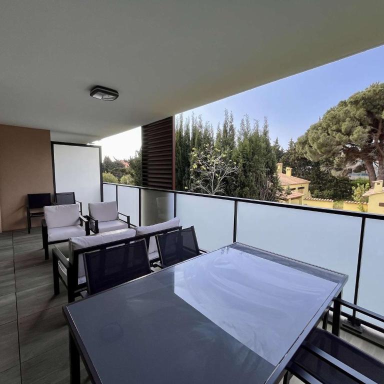 Appartement Neuf Climatisé, Terrasse, Parking, Plage à Pied, Cavalaire-sur-Mer - FR-1-226B-106 - Appartement - 1