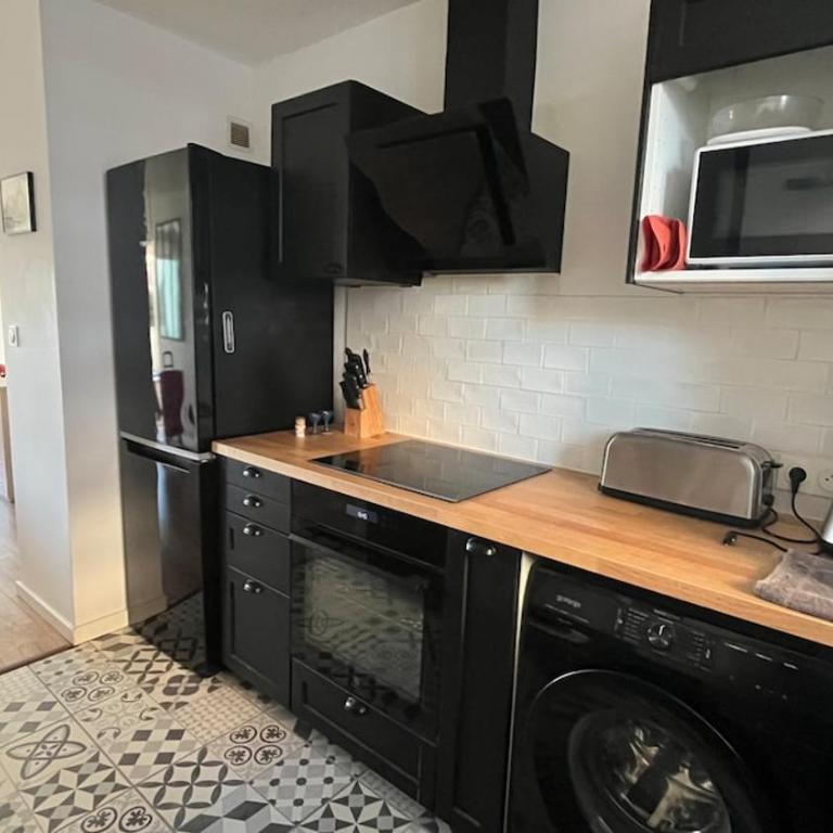 Le Candie T3 Bord de Mer Piscine et Parking - Appartement 2 Chambres - 14