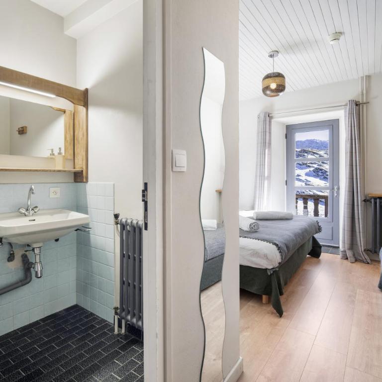 CHALET AUBERGE - Les Mélèzes - Chambre Triple – Vue sur Montagne - 1