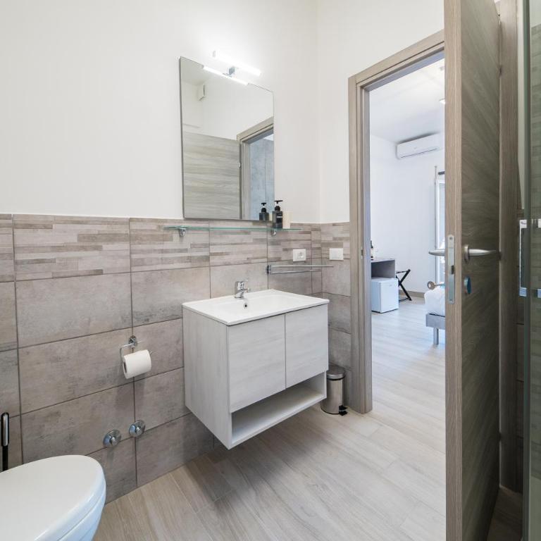 Domus Garbatella - Deluxe Double Room with Balcony - 11