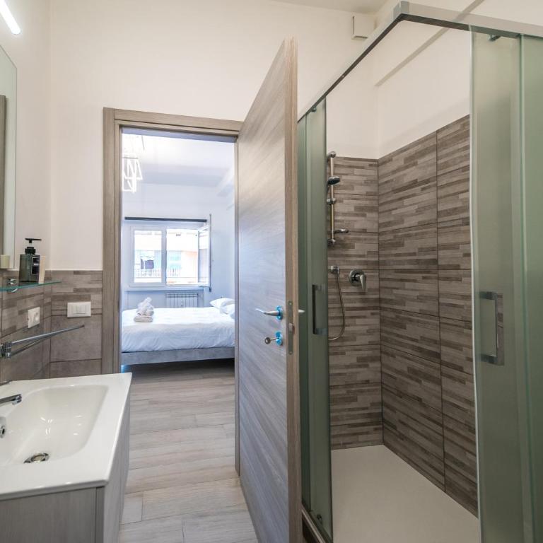 Domus Garbatella - Deluxe Double Room with Balcony - 8