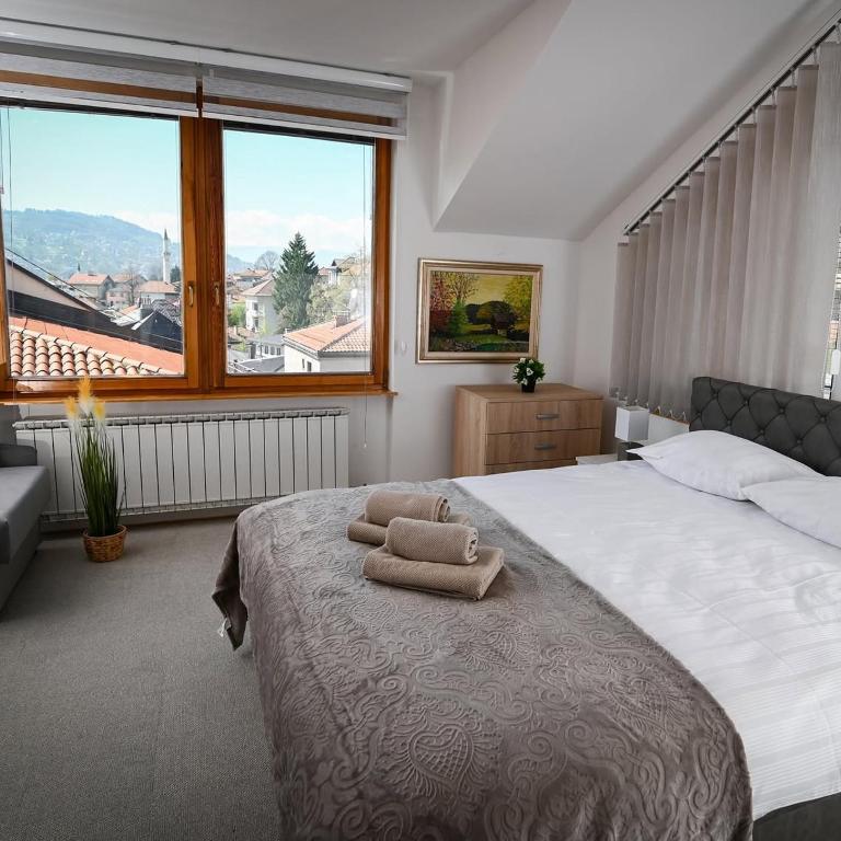 Sedef Apartments - King Suite with Balcony - 11