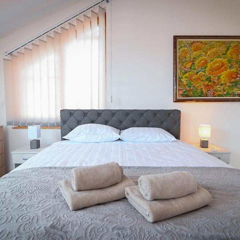 Sedef Apartments - King Suite with Balcony - 9