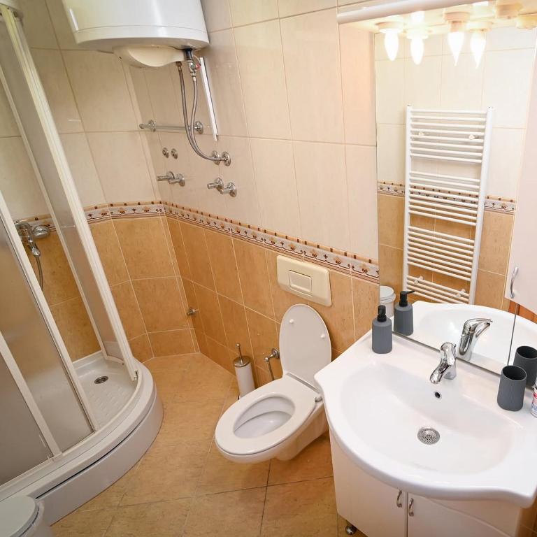 Sedef Apartments - King Suite with Balcony - 8