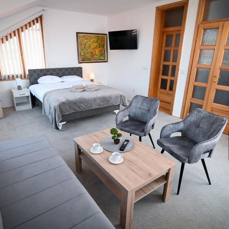Sedef Apartments - King Suite with Balcony - 3