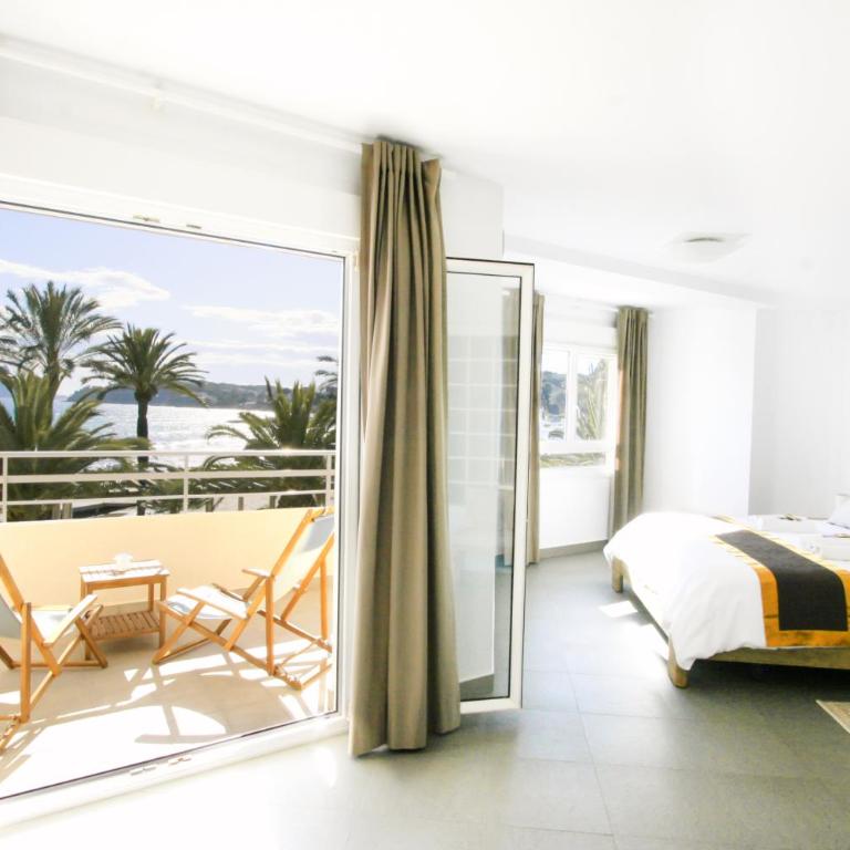 Moraira Beach 1 - Three-Bedroom Apartment - 2