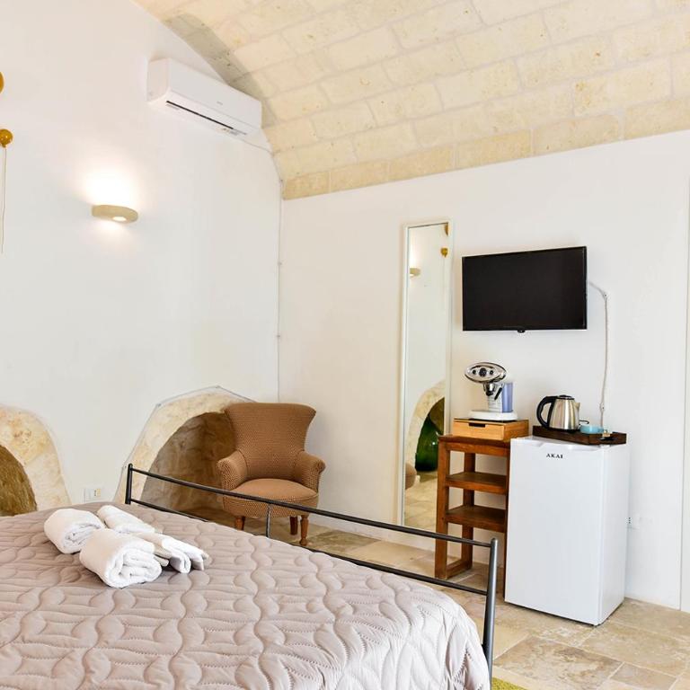 Borgo Elaia - Camera Matrimoniale con Bagno Privato - 6