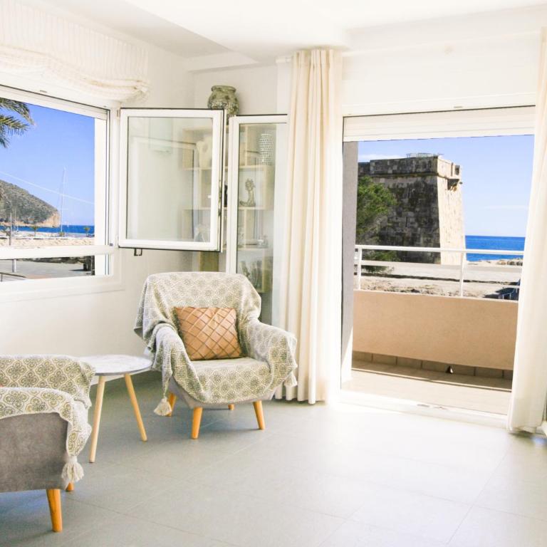 Moraira Beach 1 - Three-Bedroom Apartment - 35