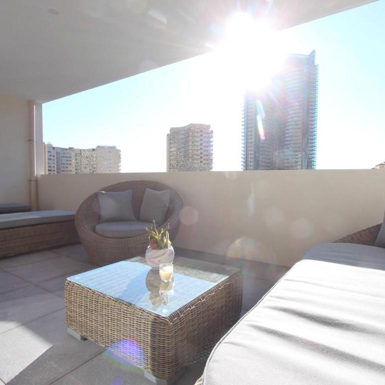 Sun Paradise SeaView&Terrace Parking&Pool - Appartement - Vue sur Jardin - 2