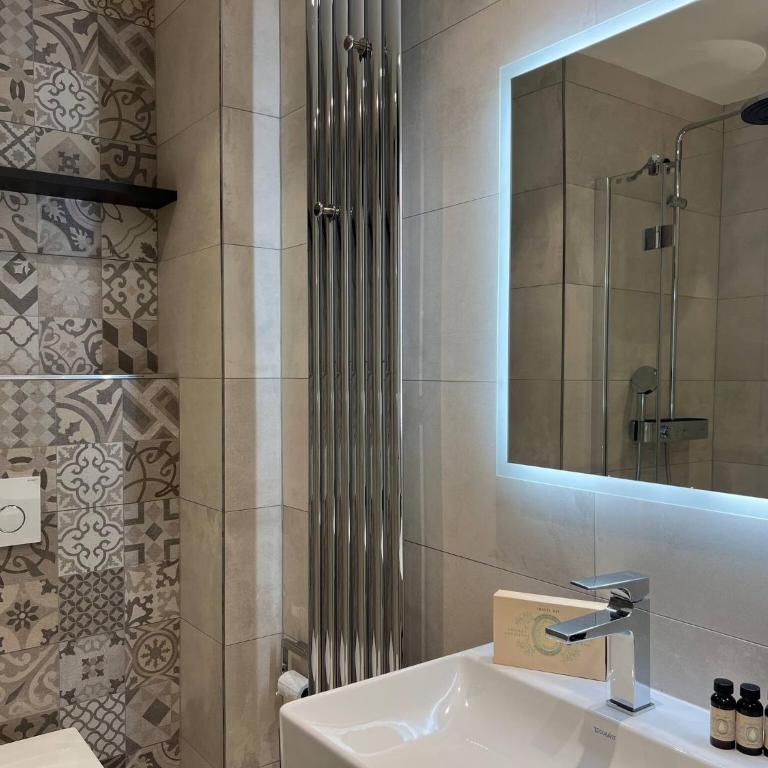 Menton City Center One Bedroom , Beach & Sea View #15 - One-Bedroom Apartment - 9