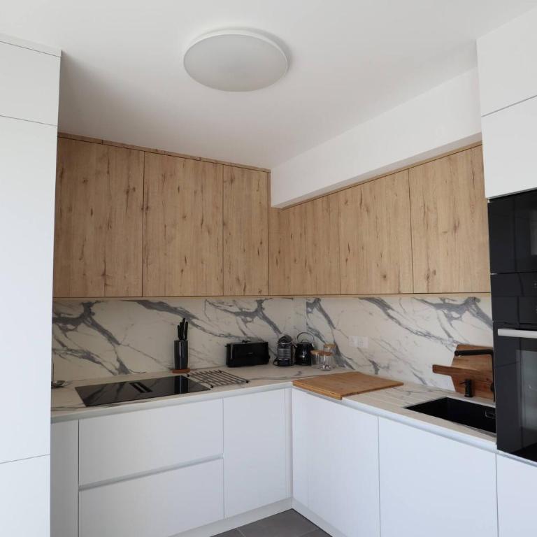 Sun Paradise SeaView&Terrace Parking&Pool - Appartement avec Terrasse - 11