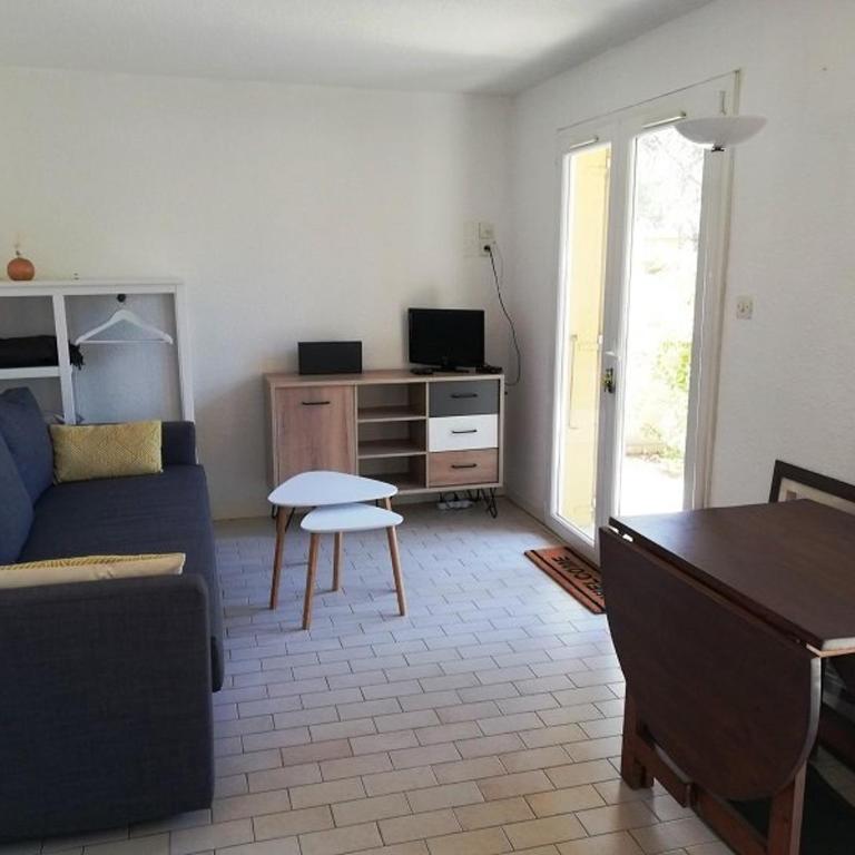 AGREABLE APPARTEMENT AVEC PARKING DANS UNE RESIDENCE ARBOREE TRES CALME - One-Bedroom Apartment with Terrace - 2