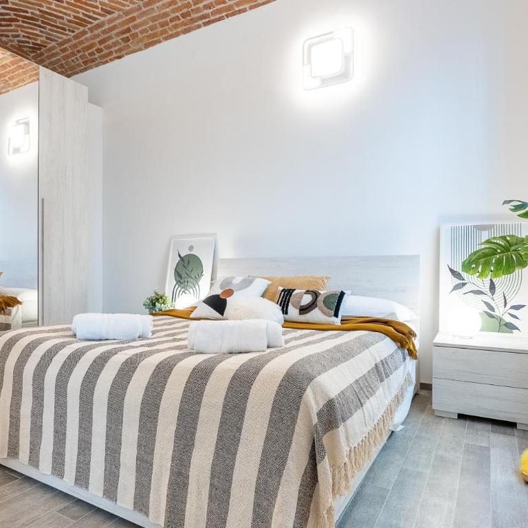 Piazza Statuto - Charming Loft Superior - GrandMaison - One-Bedroom Apartment - 1