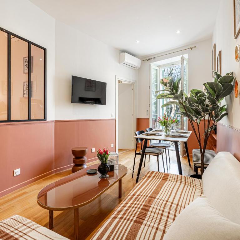 New! Remodeled Appartement in the Heart of Nice, Beach 3 min, 2BR, AC, Elevator, Amazing little terrace, Best Location! - Appartement 2 Chambres - 6