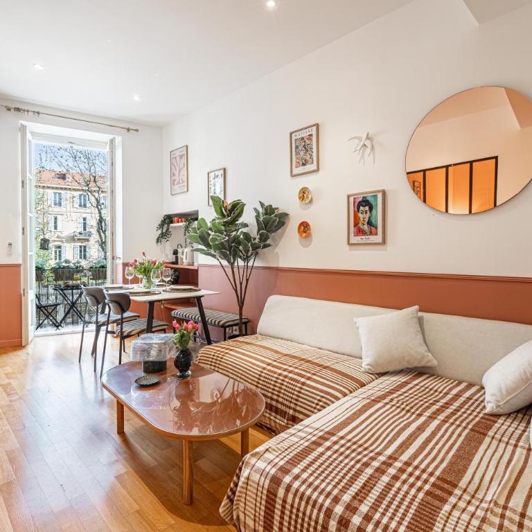 New! Remodeled Appartement in the Heart of Nice, Beach 3 min, 2BR, AC, Elevator, Amazing little terrace, Best Location! - Appartement 2 Chambres - 24