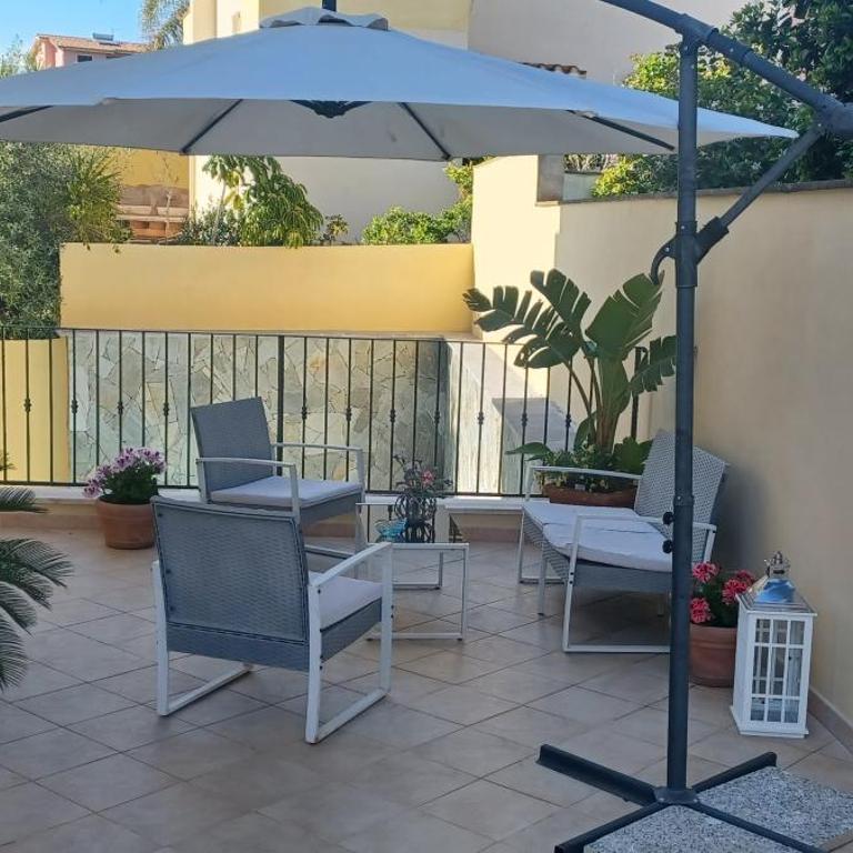 exclusive use swimming pool available from 1May to 30 October - Two-Bedroom House - 13