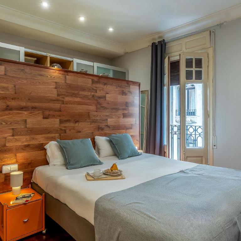 Canela Homes BARCELONA JARDINETS - Three-Bedroom Apartment - 1