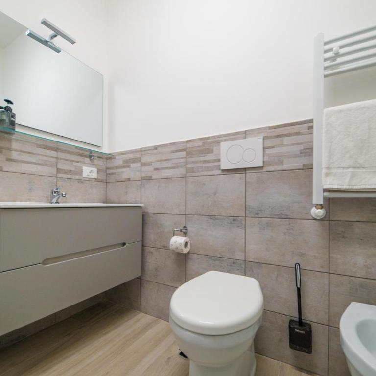 Domus Garbatella - Double Room with Balcony - 2