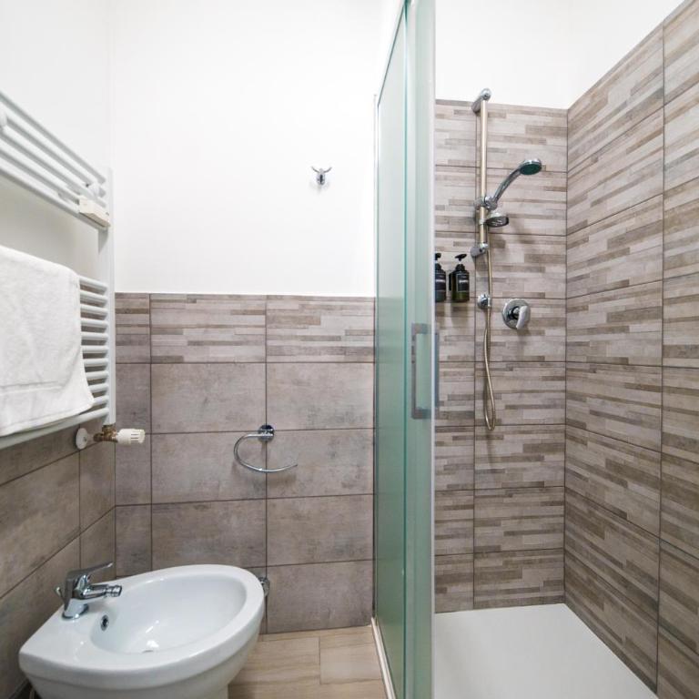 Domus Garbatella - Double Room with Balcony - 3