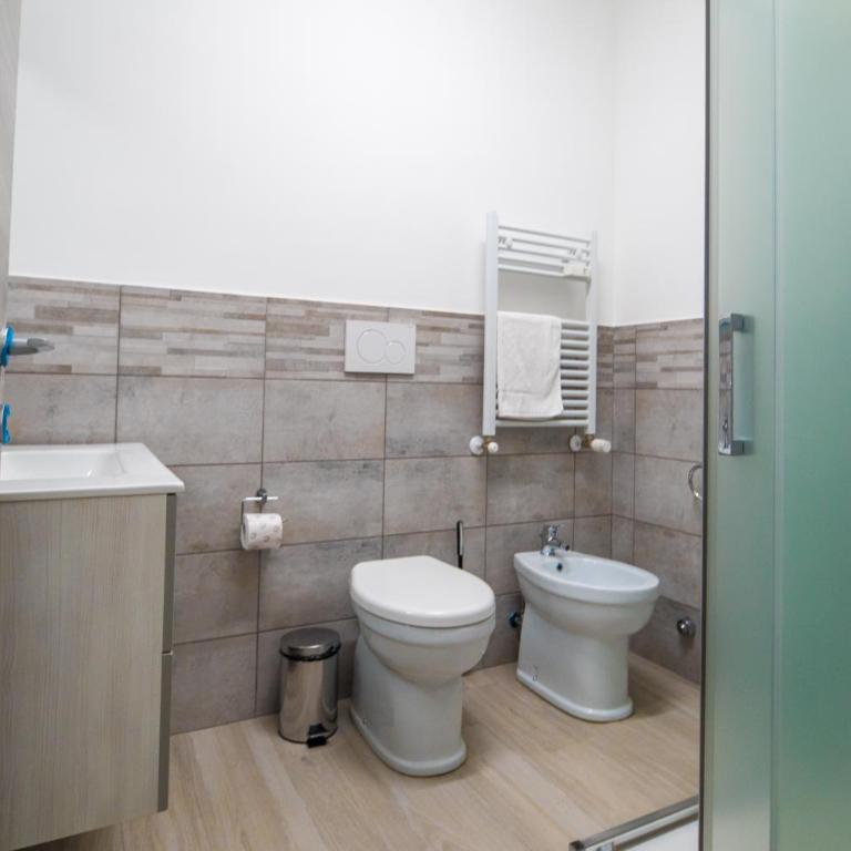 Domus Garbatella - Double Room with Balcony - 5
