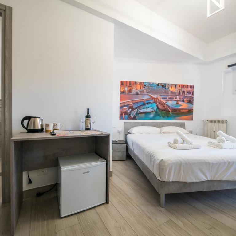 Domus Garbatella - Double Room with Balcony - 10