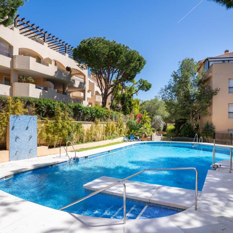 Holidays & Home Los Limones de Génova ,150 m playa Elviria - Apartamento de 3 dormitorios con vistas - 3