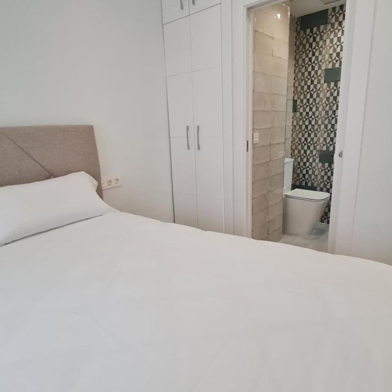 Navas PentHouse 302 By Florentia Homes - Deluxe Apartment - 14