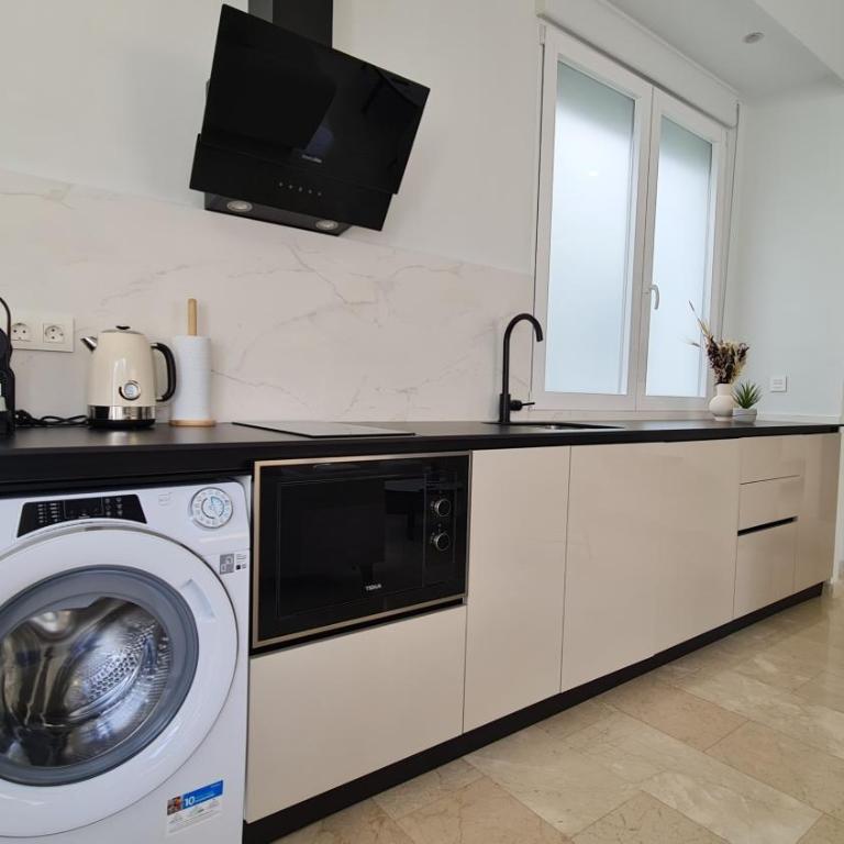 Navas PentHouse 302 By Florentia Homes - Deluxe Apartment - 15