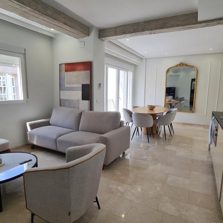 Navas PentHouse 302 By Florentia Homes - Deluxe Apartment - 1