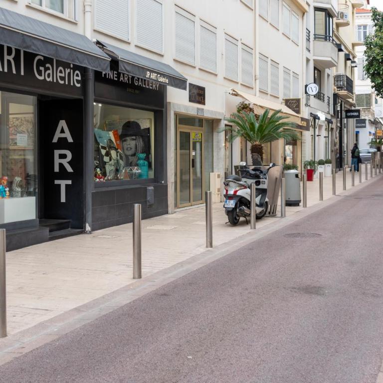 Lovely Renovated 45m2 in the hearth of Cannes - Appartement 2 Chambres - 43