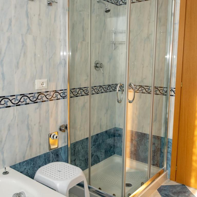 HOLA Terrace Apartment - Appartamento con 2 Camere da Letto, Balcone e Terrazza - 18