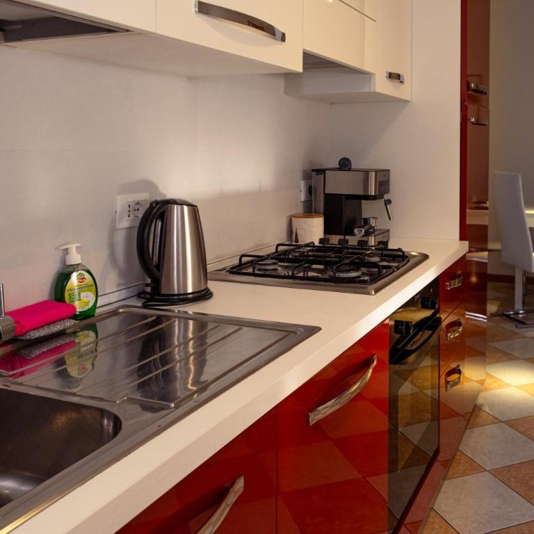 HOLA Terrace Apartment - Appartamento con 2 Camere da Letto, Balcone e Terrazza - 12