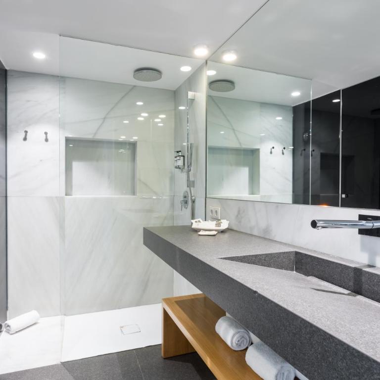 Hotel Royal Passeig de Gracia - Family Room - 10