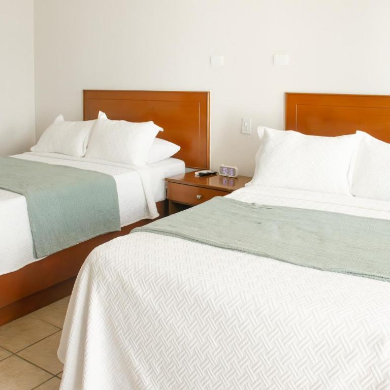 Costa Elegante Hotel & Suites - Superior Double Room - 8