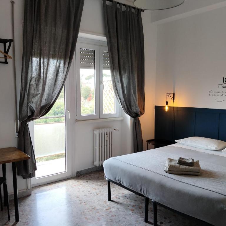 By Grace - Camera Tripla con Bagno Privato Esterno - 9