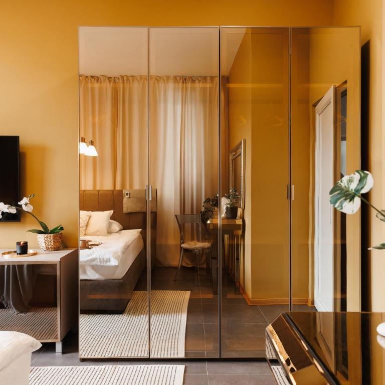 Creative Shelter 108m2 with Balcony Old Town - Three-Bedroom Premium Apartment with Balcony - 30