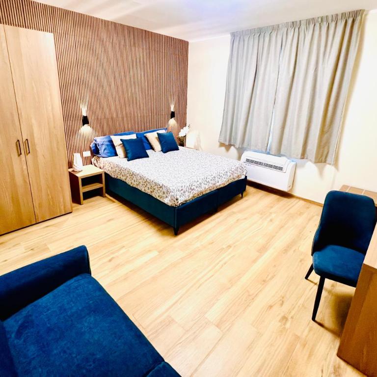 Casa Romano SeaFront - Deluxe Quadruple Room - 1