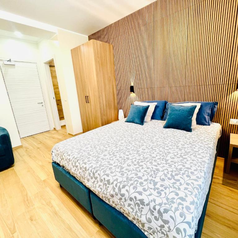 Casa Romano SeaFront - Standard Triple Room with Sea View - 1