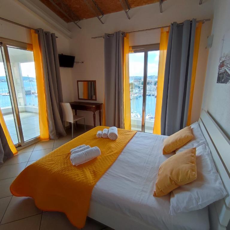 Chèz Cocò - Camera Deluxe Matrimoniale con Vista Mare - 2