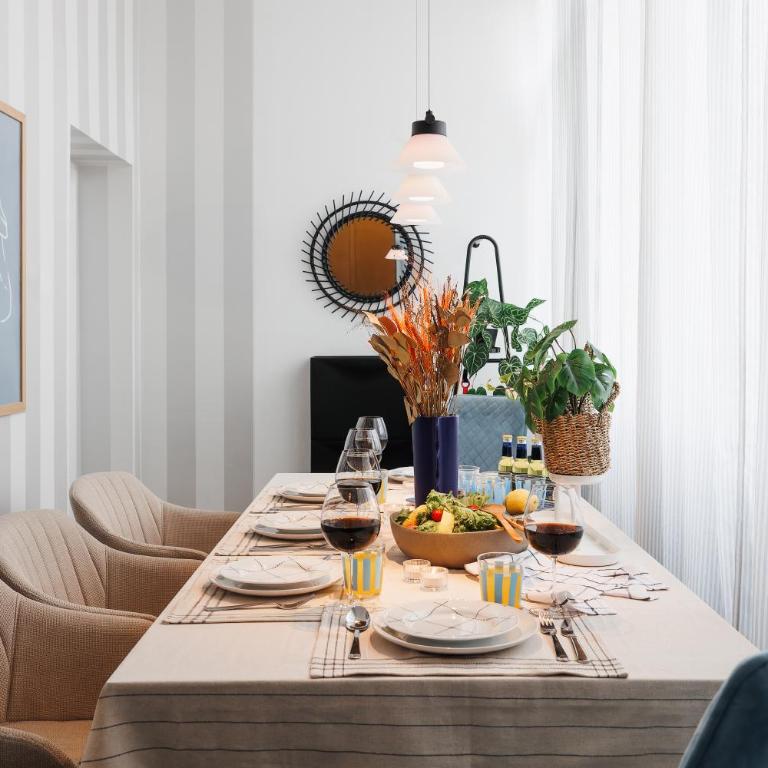 Creative Shelter 108m2 with Balcony Old Town - Three-Bedroom Premium Apartment with Balcony - 25