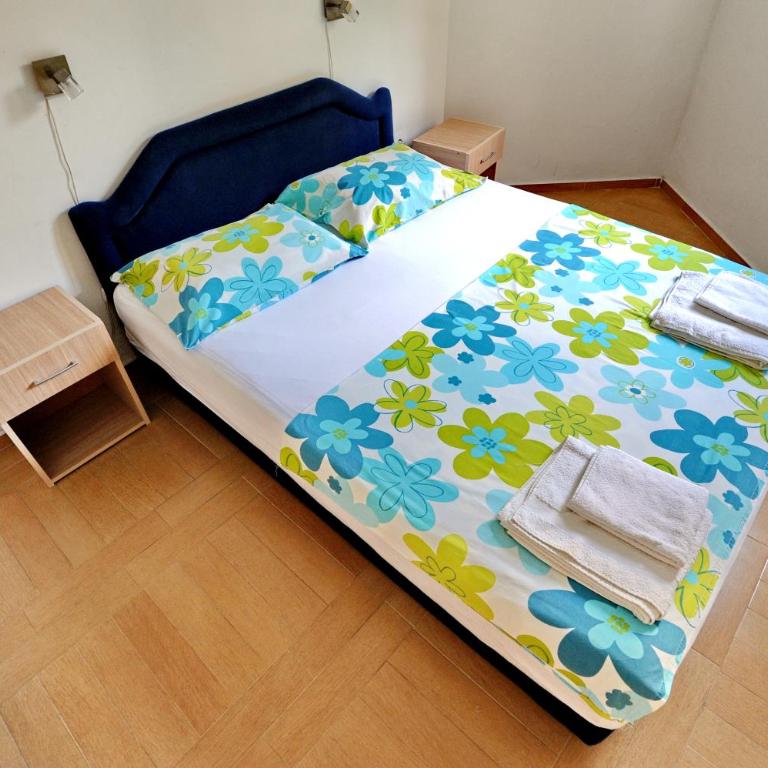 Apartments Kriva Ulica - One-Bedroom Apartment with Sofa Bed and Terrace - 4